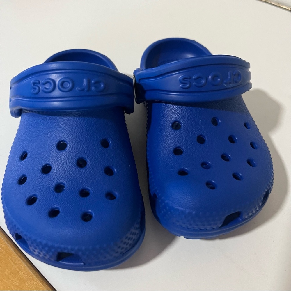 NWOT Blue Crocs Classic Clog Size Toddler 6